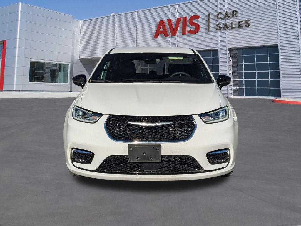 Thumbnail: 2025 Chrysler Pacifica - 10