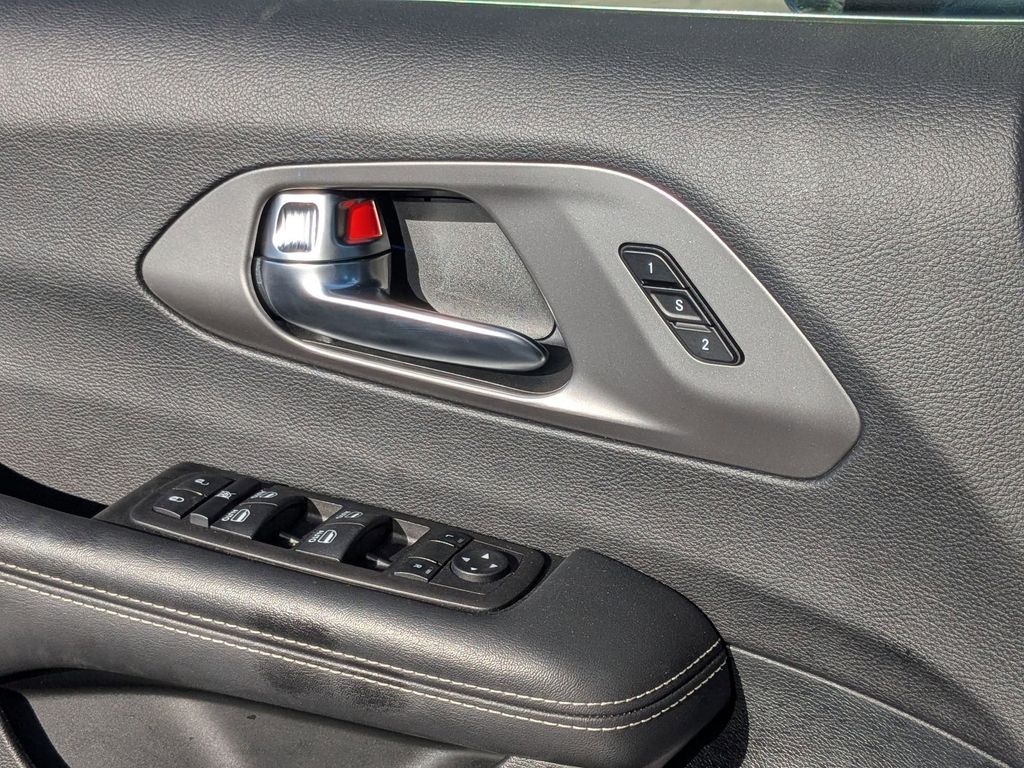 Thumbnail: 2025 Chrysler Pacifica - 16