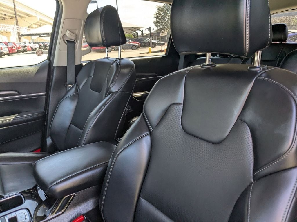 Thumbnail: 2025 Kia Telluride - 16