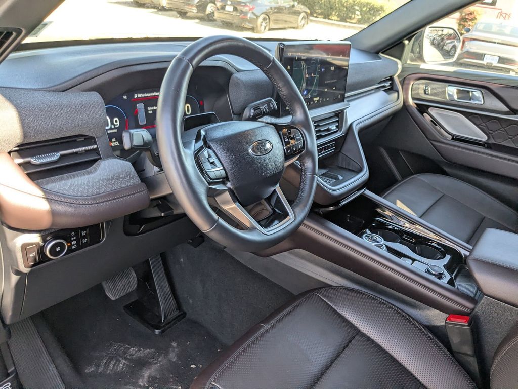 Thumbnail: 2025 Ford Explorer - 14