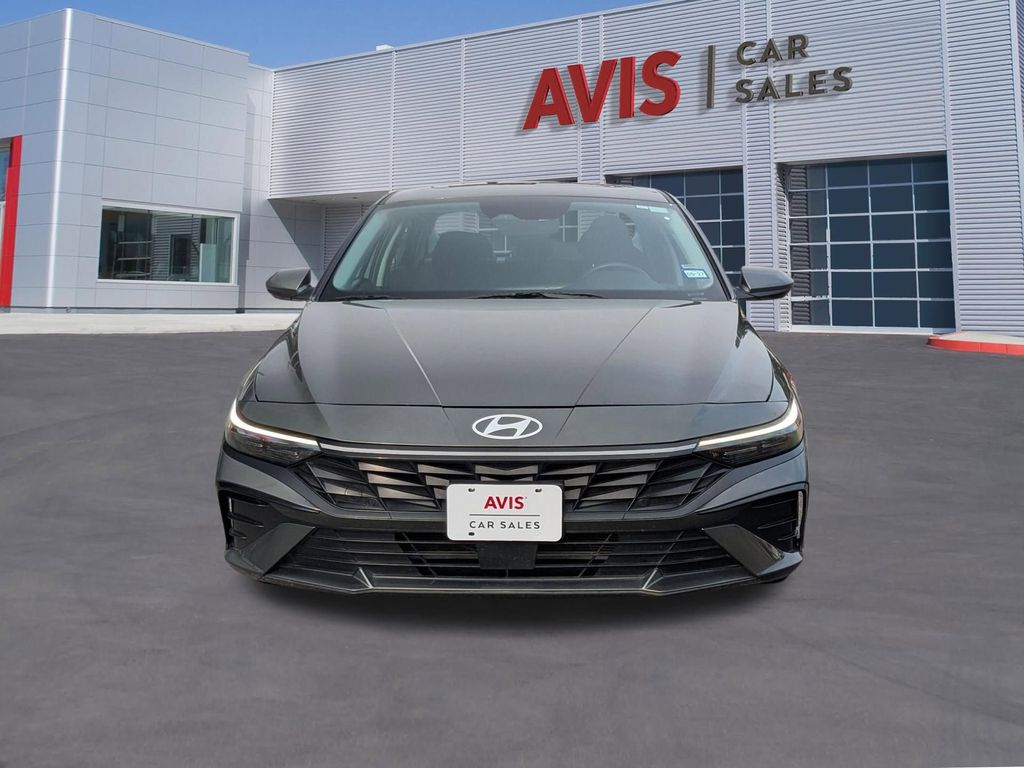 Thumbnail: 2025 Hyundai Elantra - 10