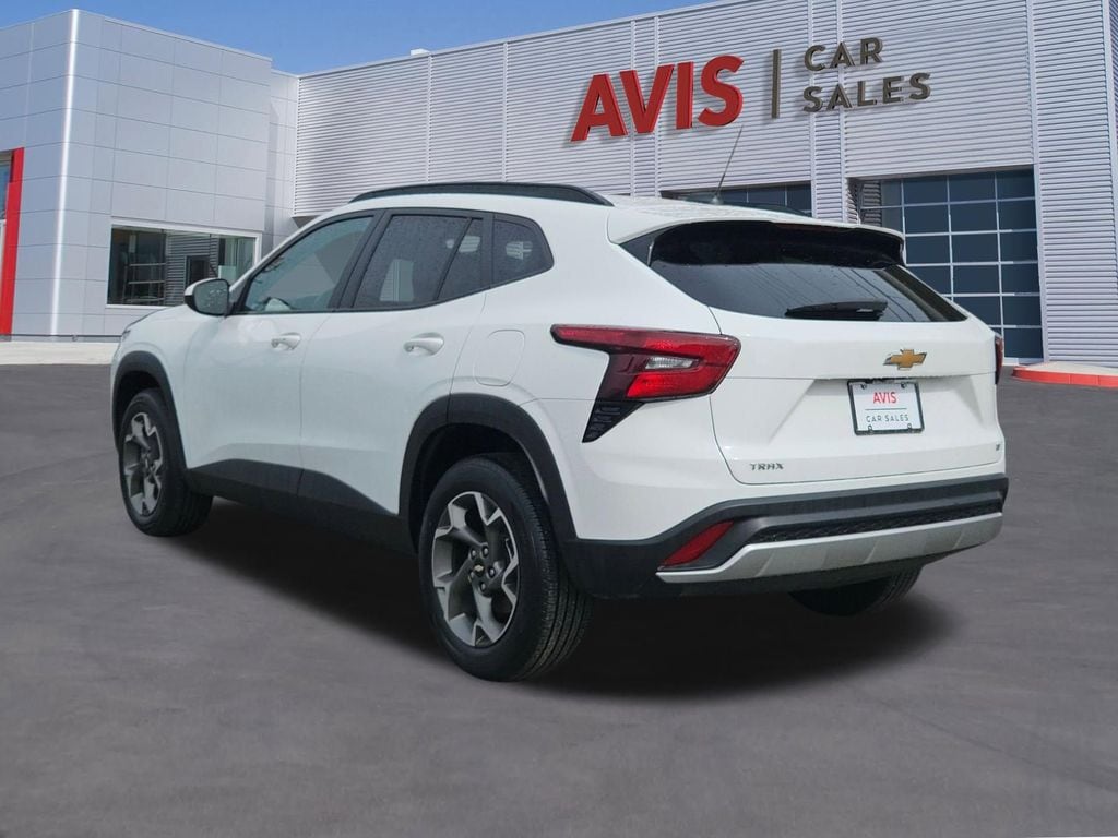 Thumbnail: 2025 Chevrolet Trax - 3