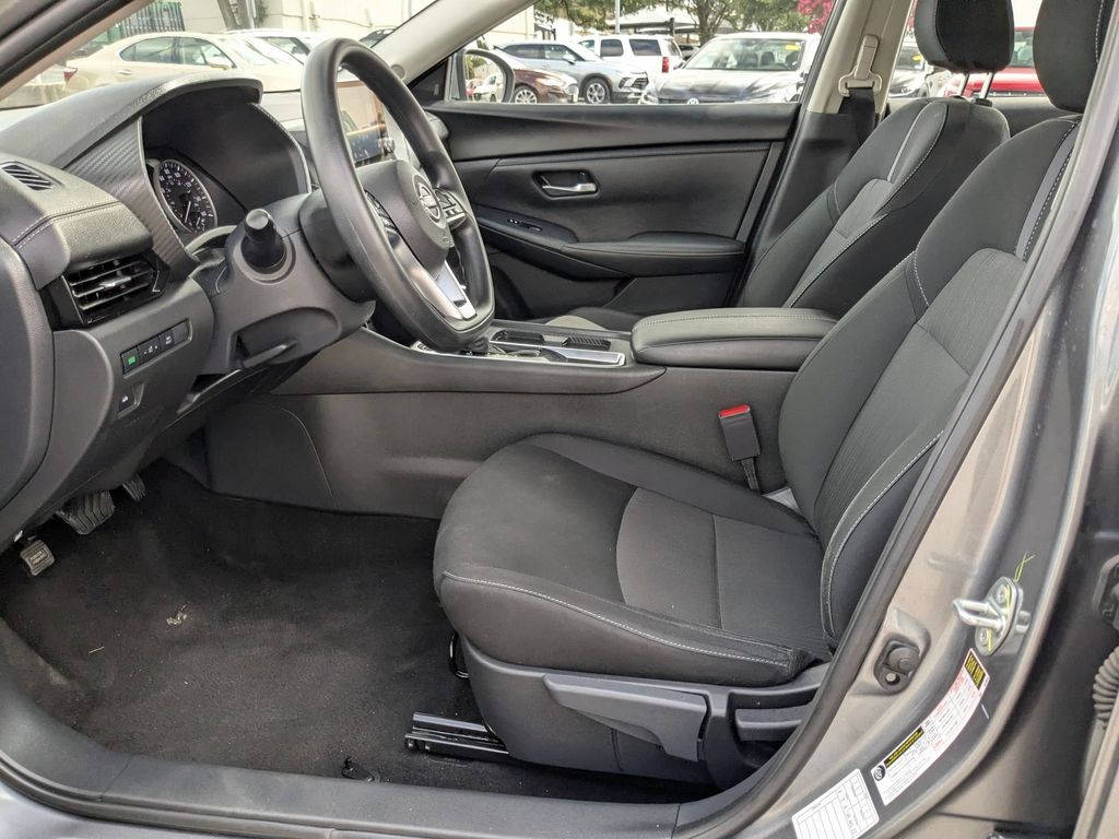 Thumbnail: 2025 Nissan Sentra - 11