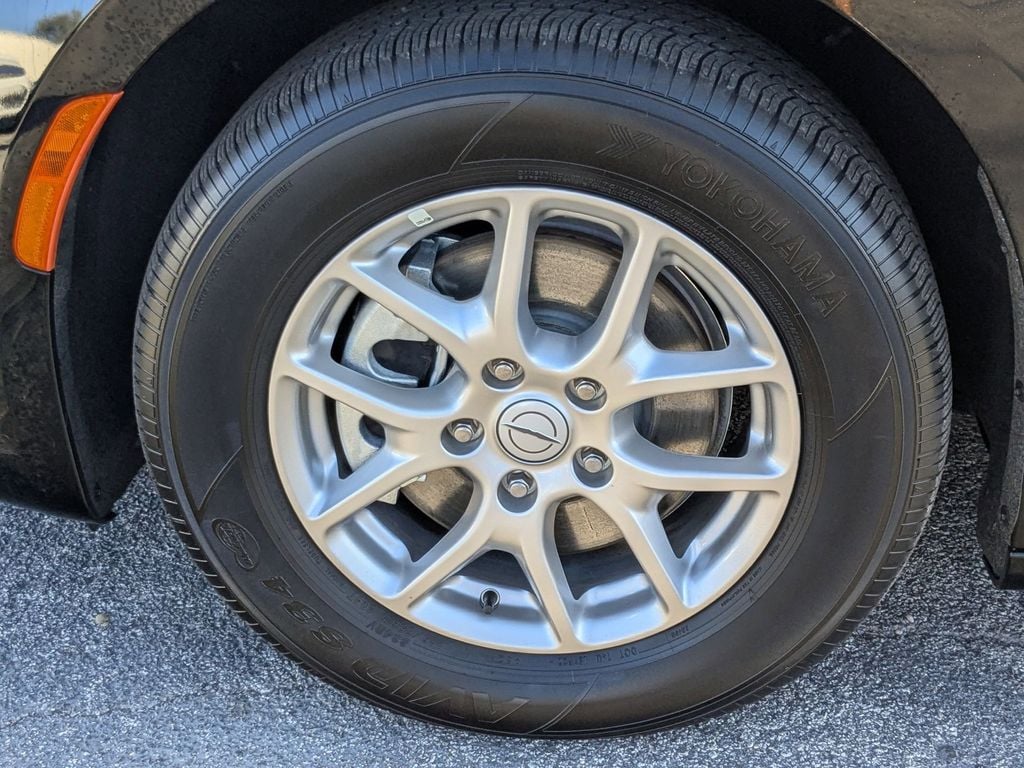 Thumbnail: 2025 Chrysler Pacifica - 30