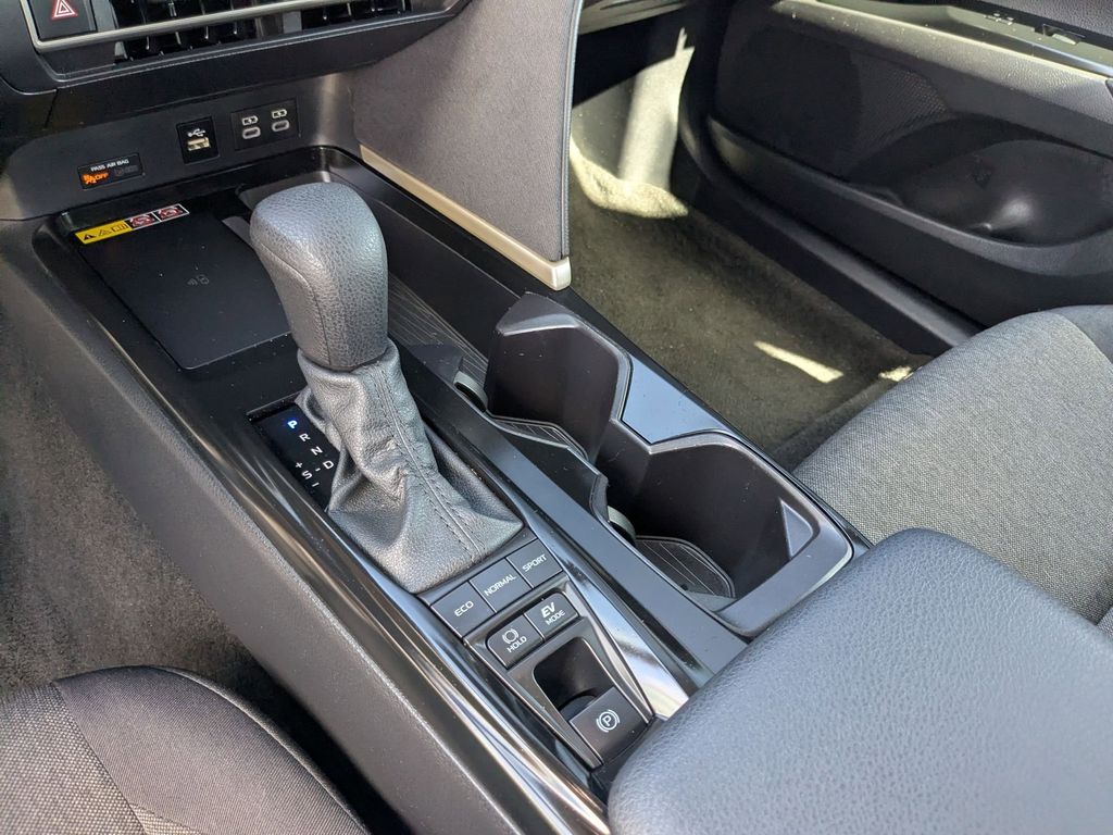 Thumbnail: 2025 Toyota Camry - 23