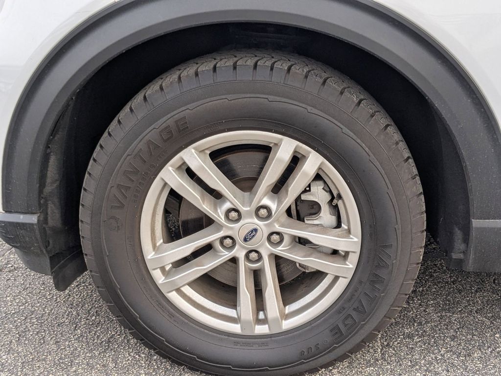 Thumbnail: 2023 Ford Explorer - 28