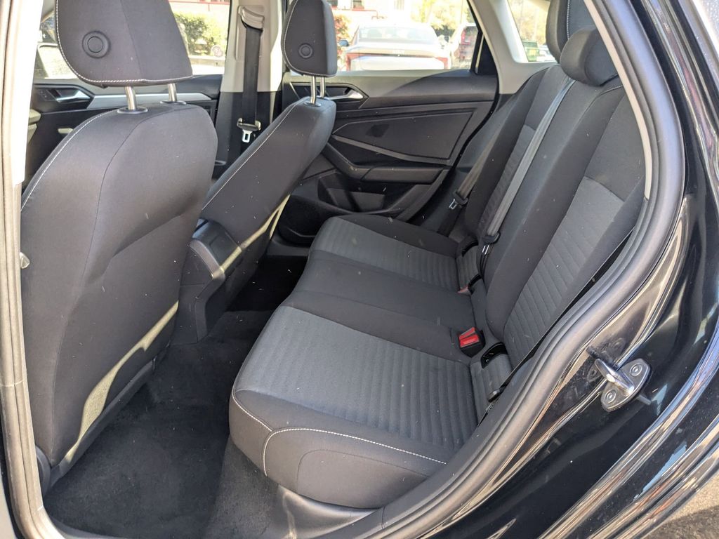 Thumbnail: 2025 Volkswagen Jetta - 25