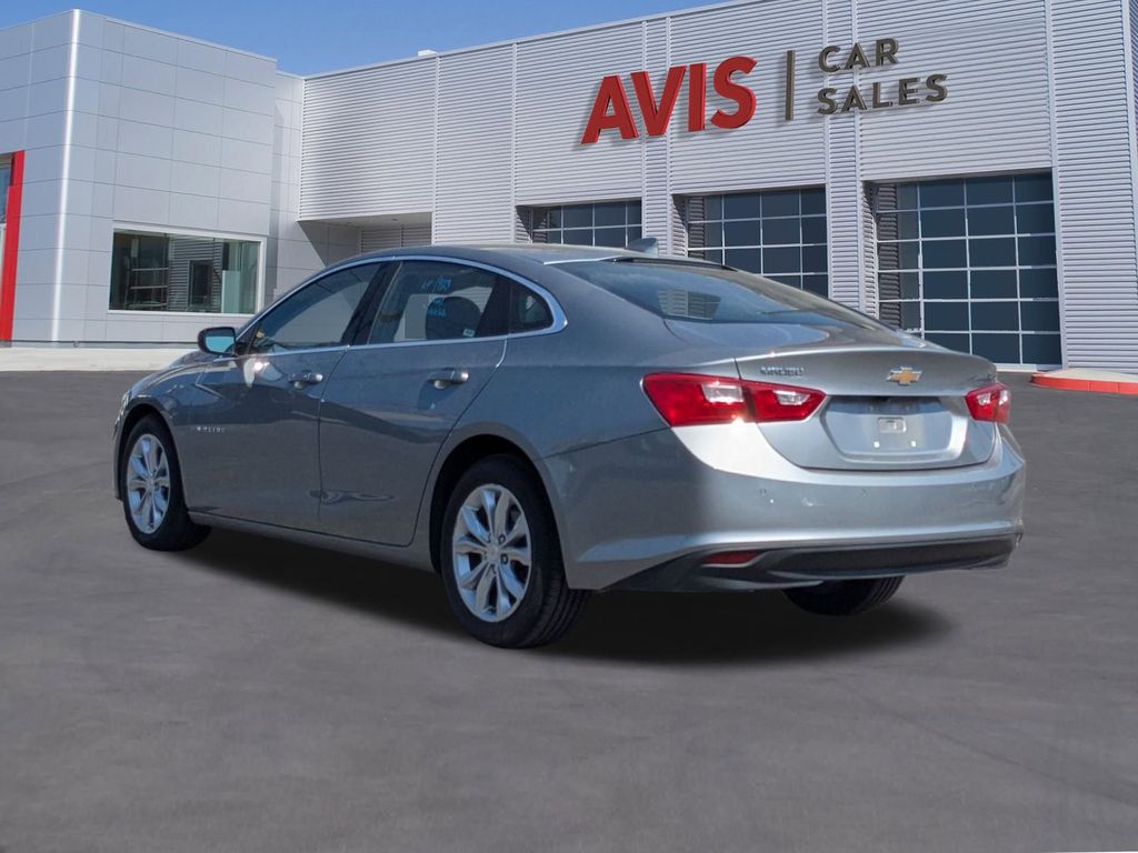2024 Chevrolet Malibu 1LT photo 3