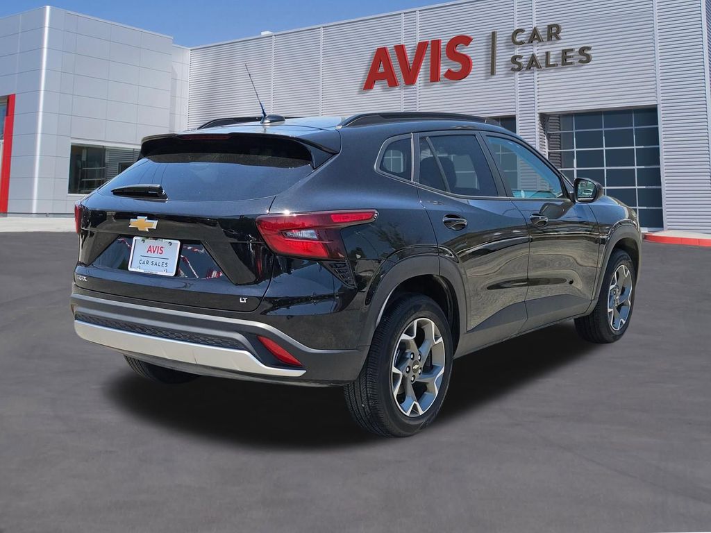 Thumbnail: 2025 Chevrolet Trax - 6