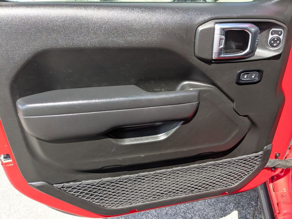 Thumbnail: 2025 Jeep Wrangler - 15