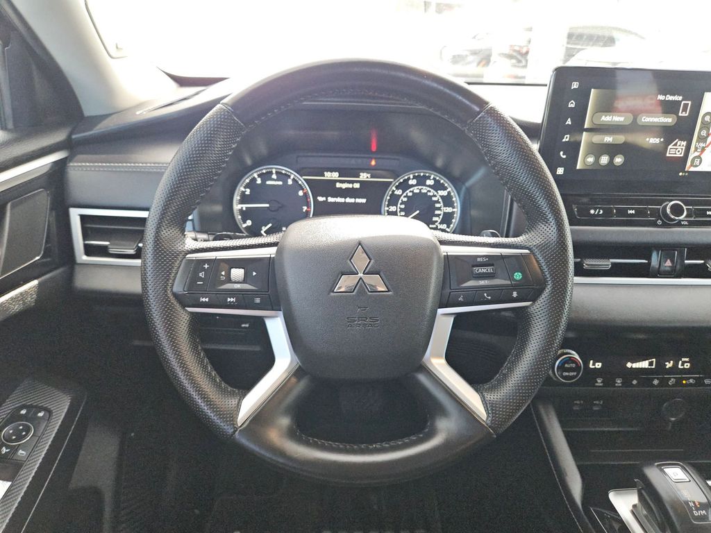 Thumbnail: 2025 Mitsubishi Outlander - 23