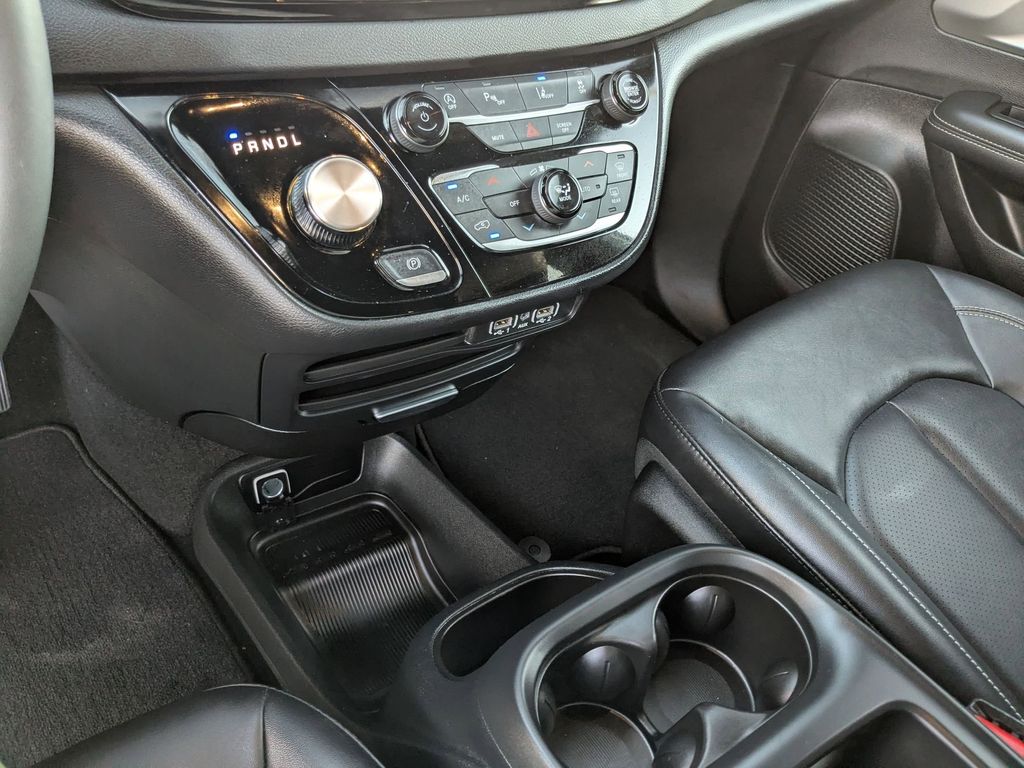 Thumbnail: 2025 Chrysler Pacifica - 21