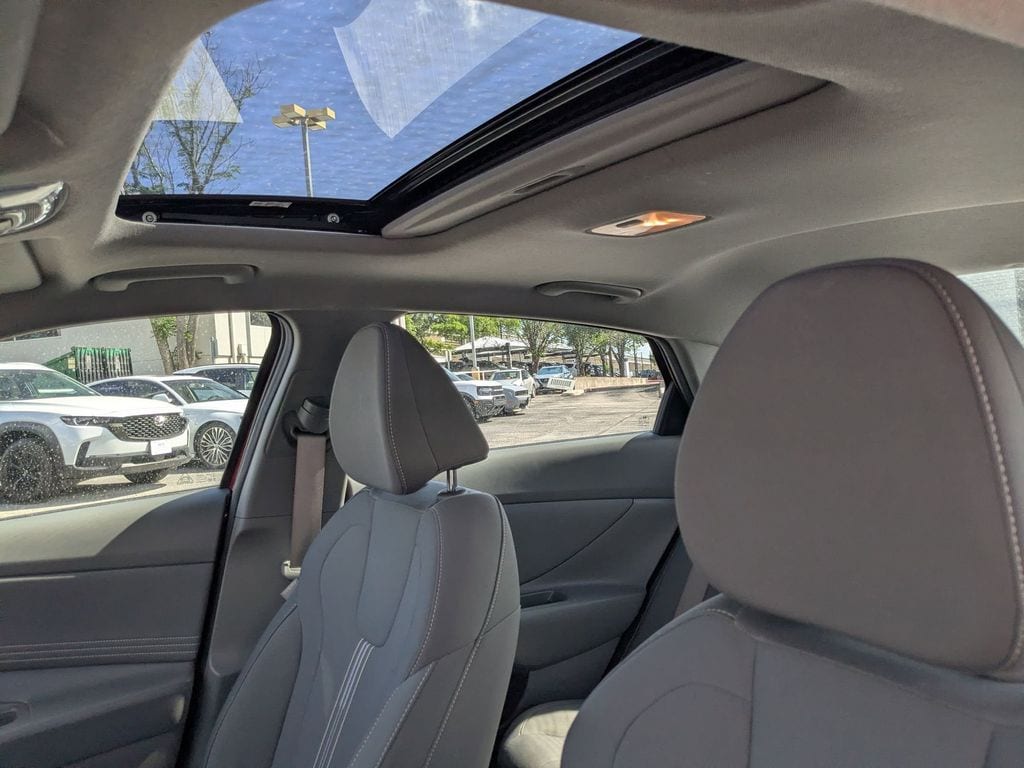 Thumbnail: 2025 Hyundai Elantra - 15