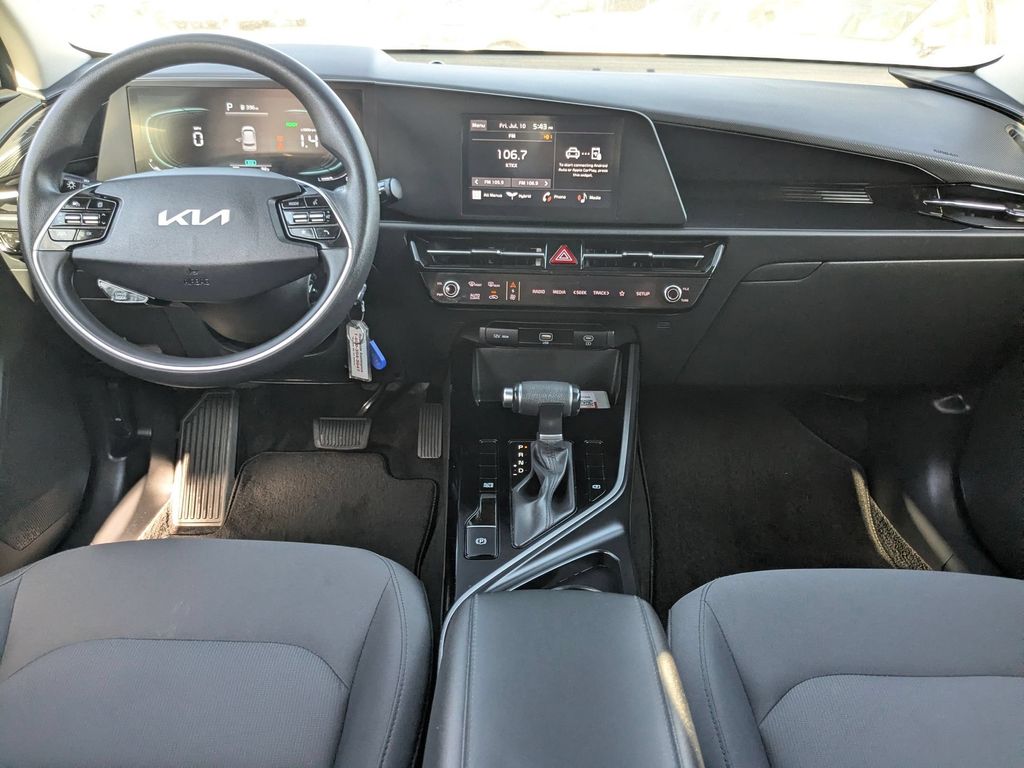 Thumbnail: 2025 Kia Niro - 23
