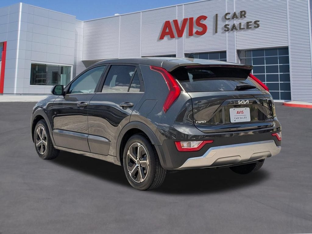 Thumbnail: 2025 Kia Niro - 3