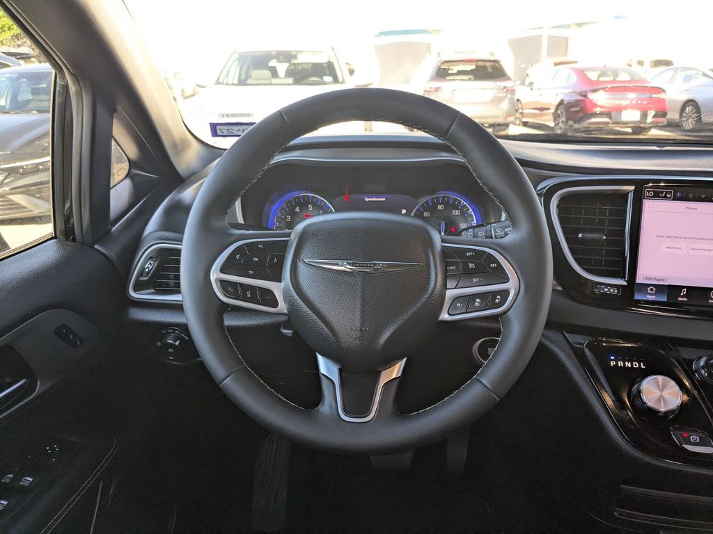 Thumbnail: 2025 Chrysler Pacifica - 27