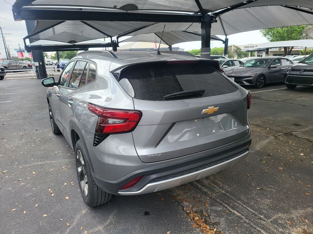 Thumbnail: 2025 Chevrolet Trax - 9
