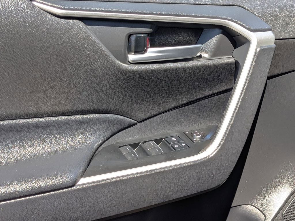 Thumbnail: 2025 Toyota RAV4 - 16