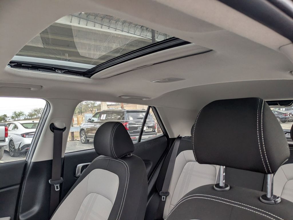 Thumbnail: 2025 Hyundai Venue - 17