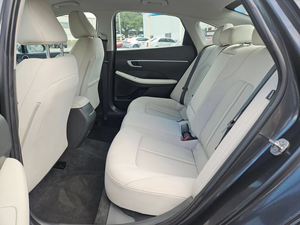 2025 Hyundai Sonata SEL - Photo 17