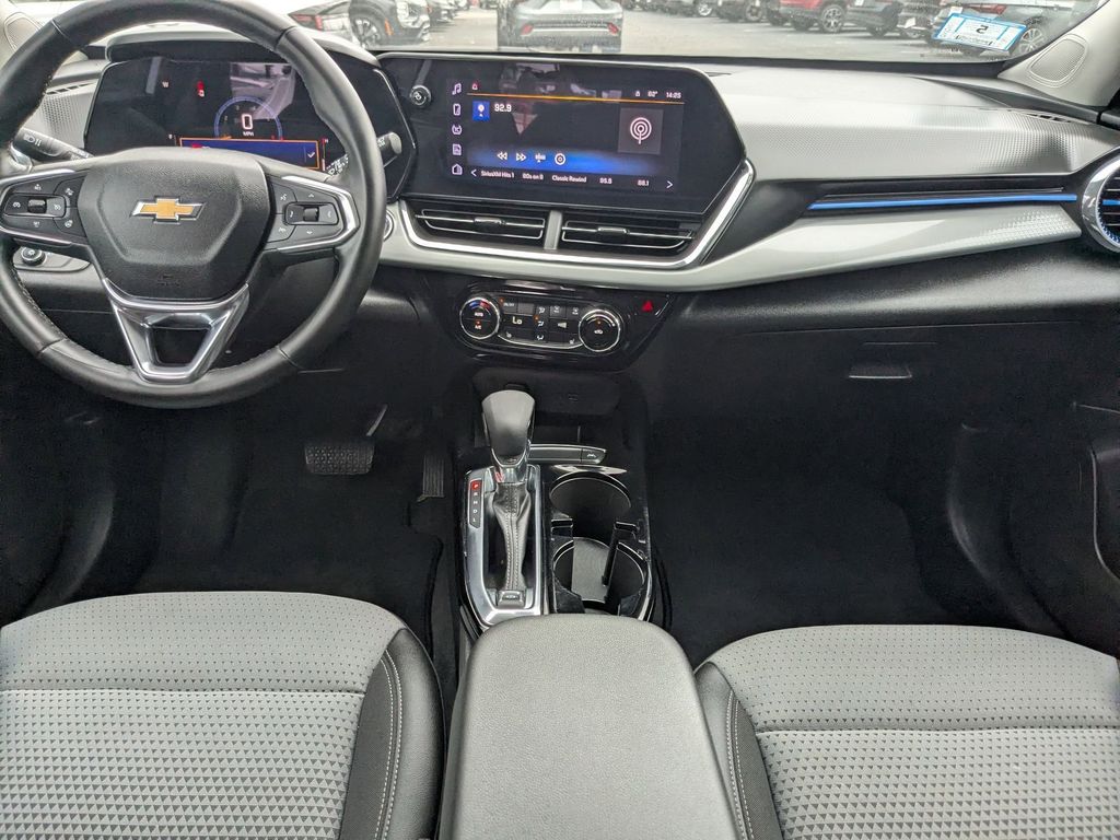 Thumbnail: 2025 Chevrolet Trax - 23