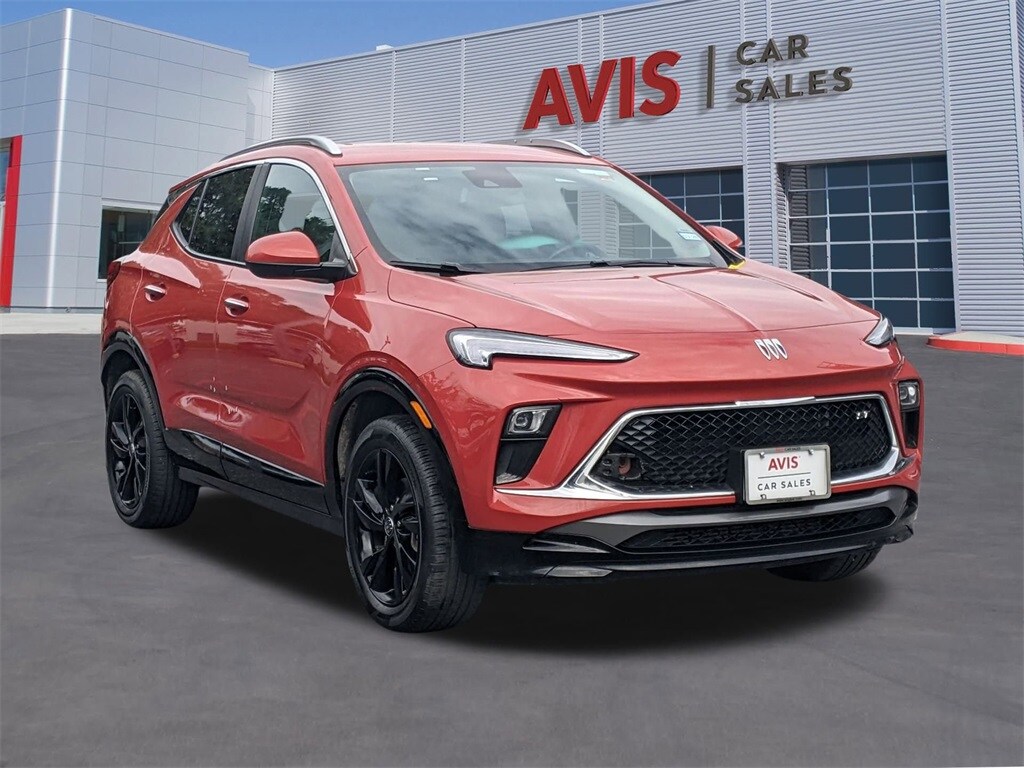 2024 Buick Encore GX Sport Touring photo 2