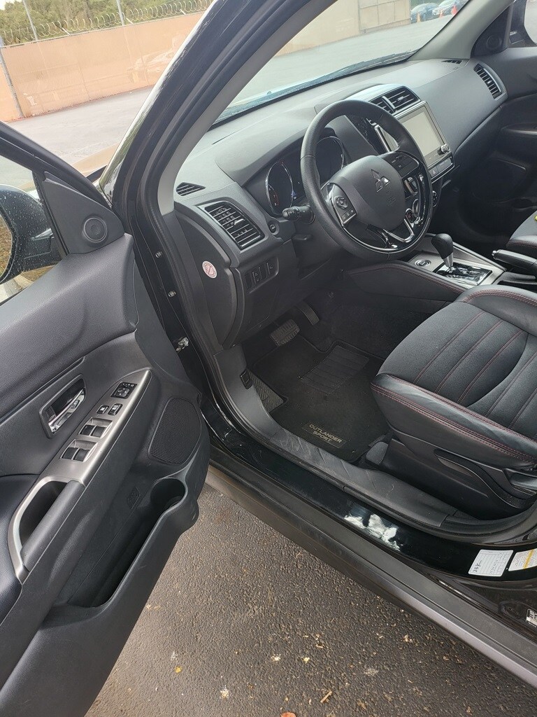 2024 Mitsubishi Outlander Sport SE photo 3