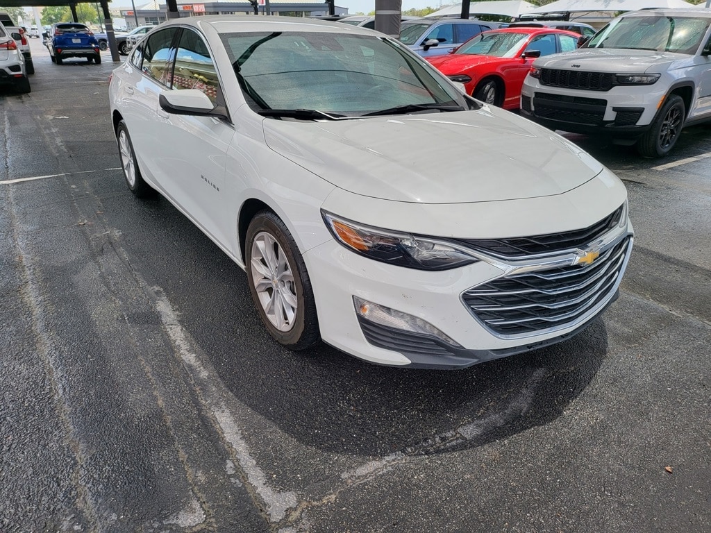 Thumbnail: 2023 Chevrolet Malibu - 4