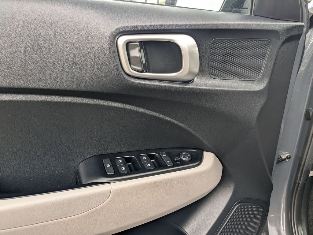 Thumbnail: 2025 Hyundai Venue - 15