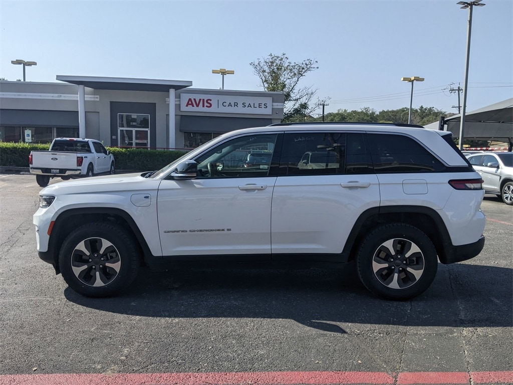 Thumbnail: 2023 Jeep Grand Cherokee - 8