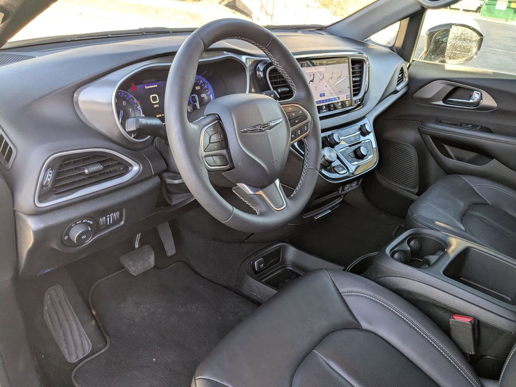 Thumbnail: 2025 Chrysler Pacifica - 14