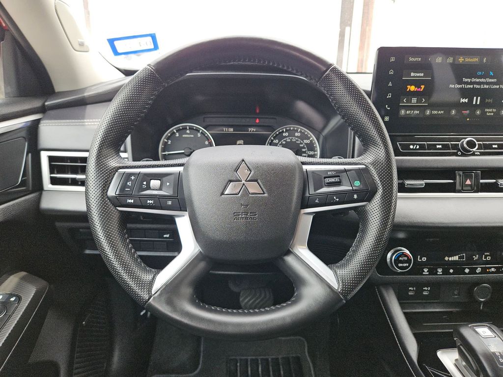 Thumbnail: 2025 Mitsubishi Outlander - 23