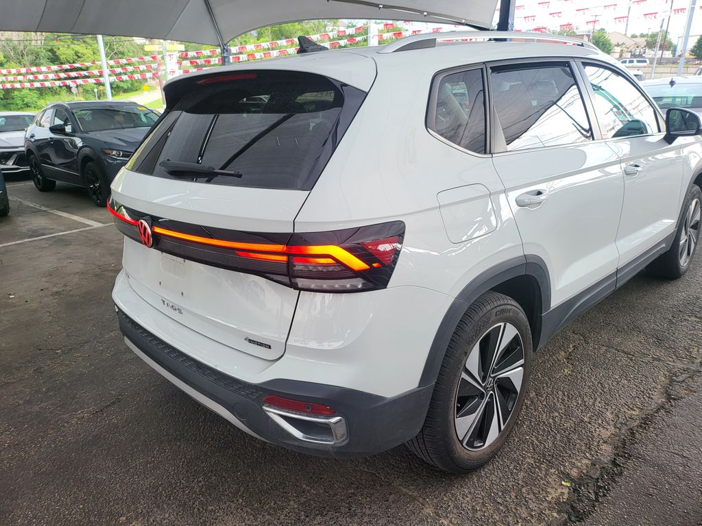 Thumbnail: 2025 Volkswagen Taos - 8