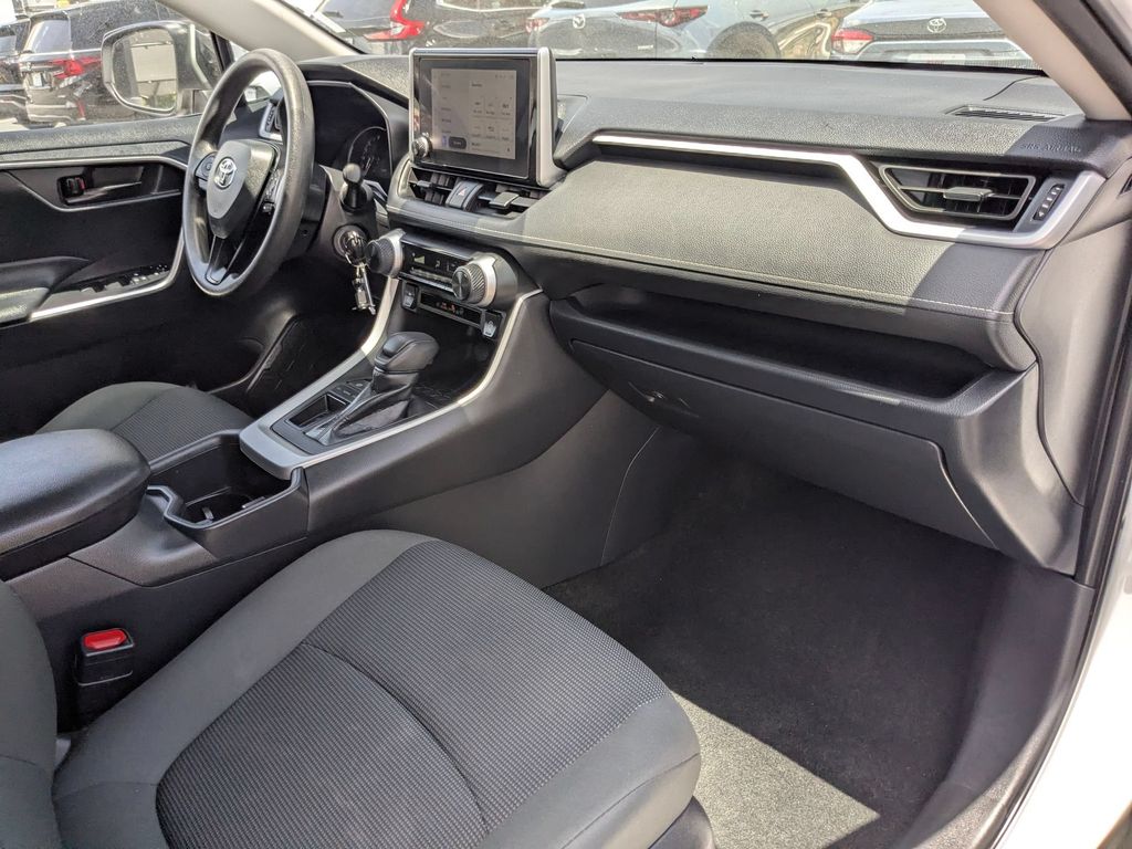 Thumbnail: 2025 Toyota RAV4 - 28