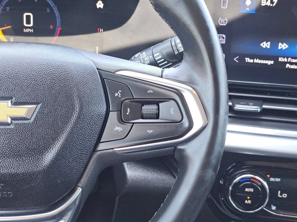2025 Chevrolet Trax LT - Photo 24