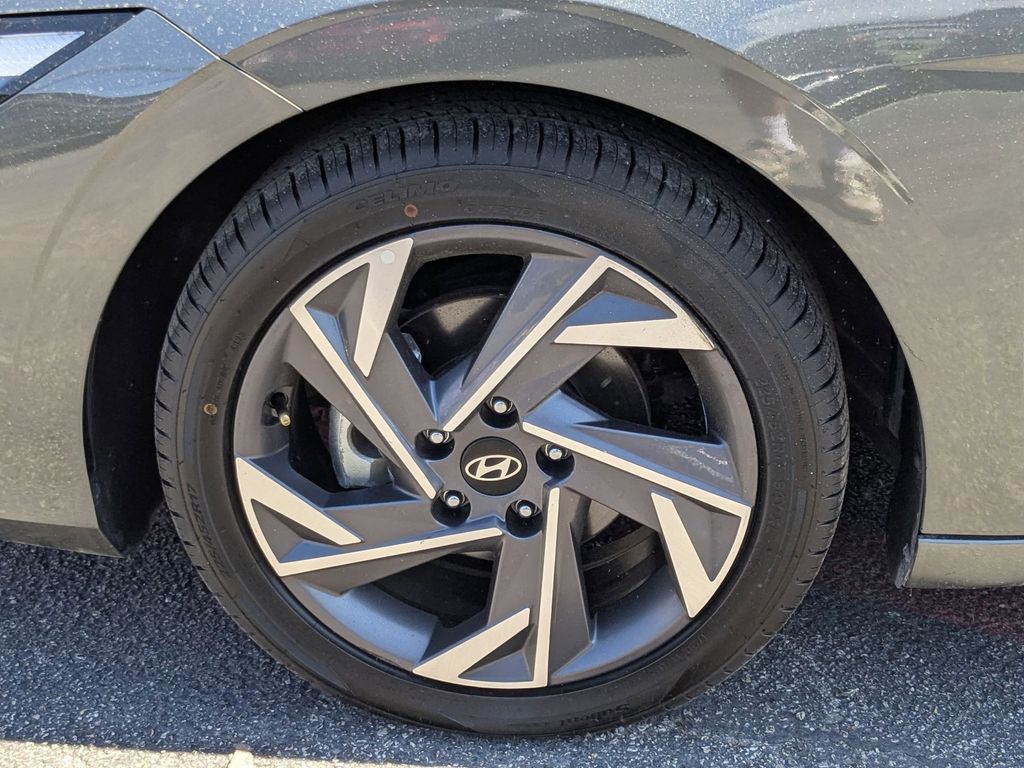 Thumbnail: 2025 Hyundai Elantra - 30