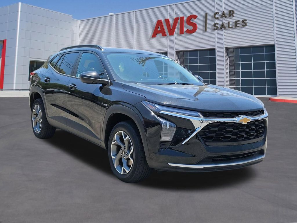Thumbnail: 2025 Chevrolet Trax - 9