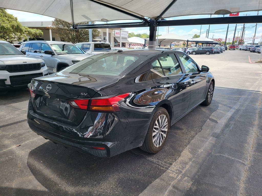 Thumbnail: 2024 Nissan Altima - 5