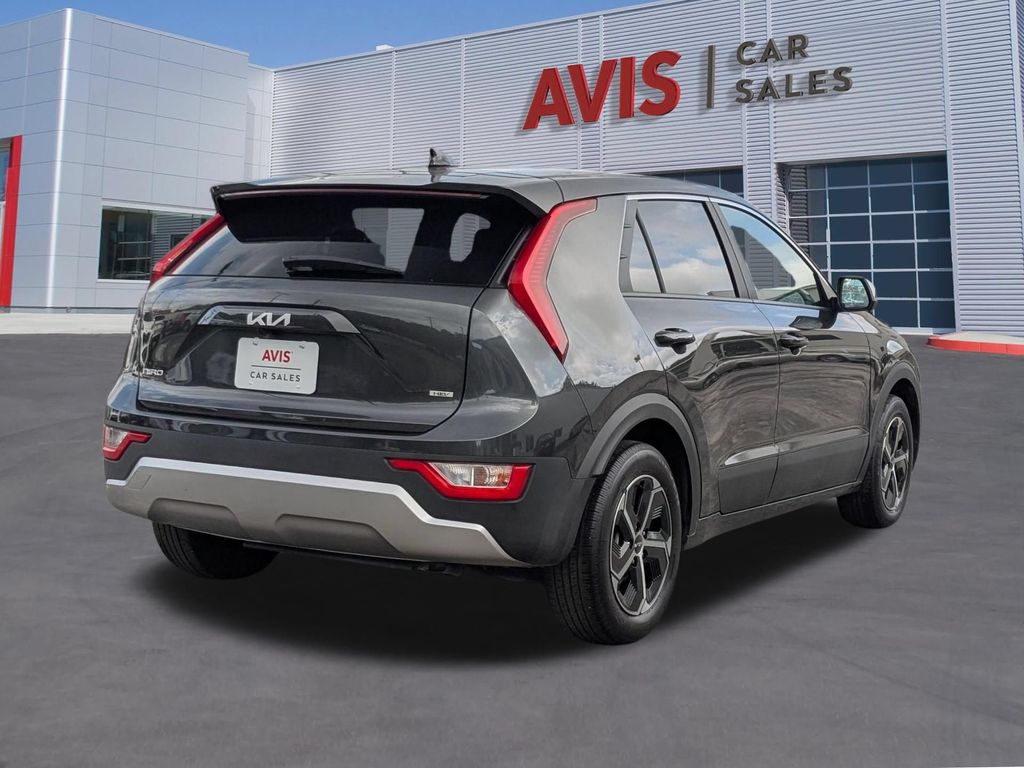 Thumbnail: 2025 Kia Niro - 6