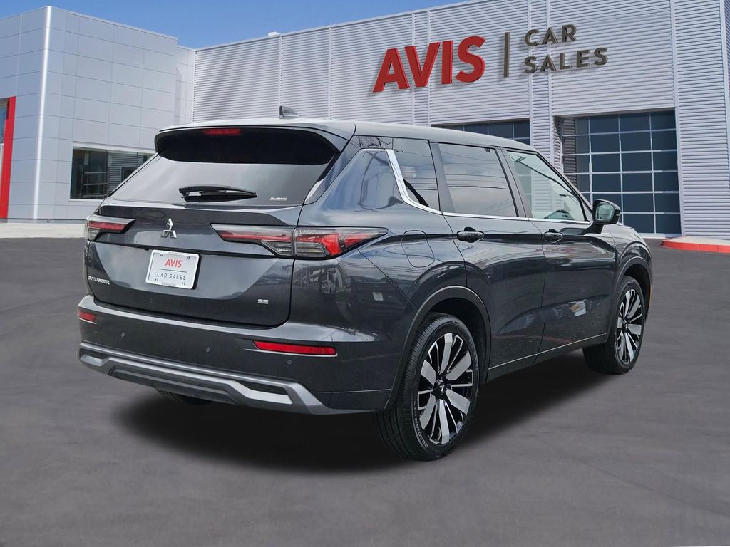 Thumbnail: 2025 Mitsubishi Outlander - 6