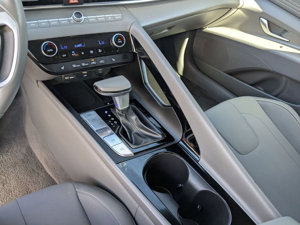 Thumbnail: 2025 Hyundai Elantra - 26