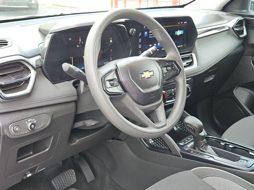 Thumbnail: 2025 Chevrolet TrailBlazer - 13