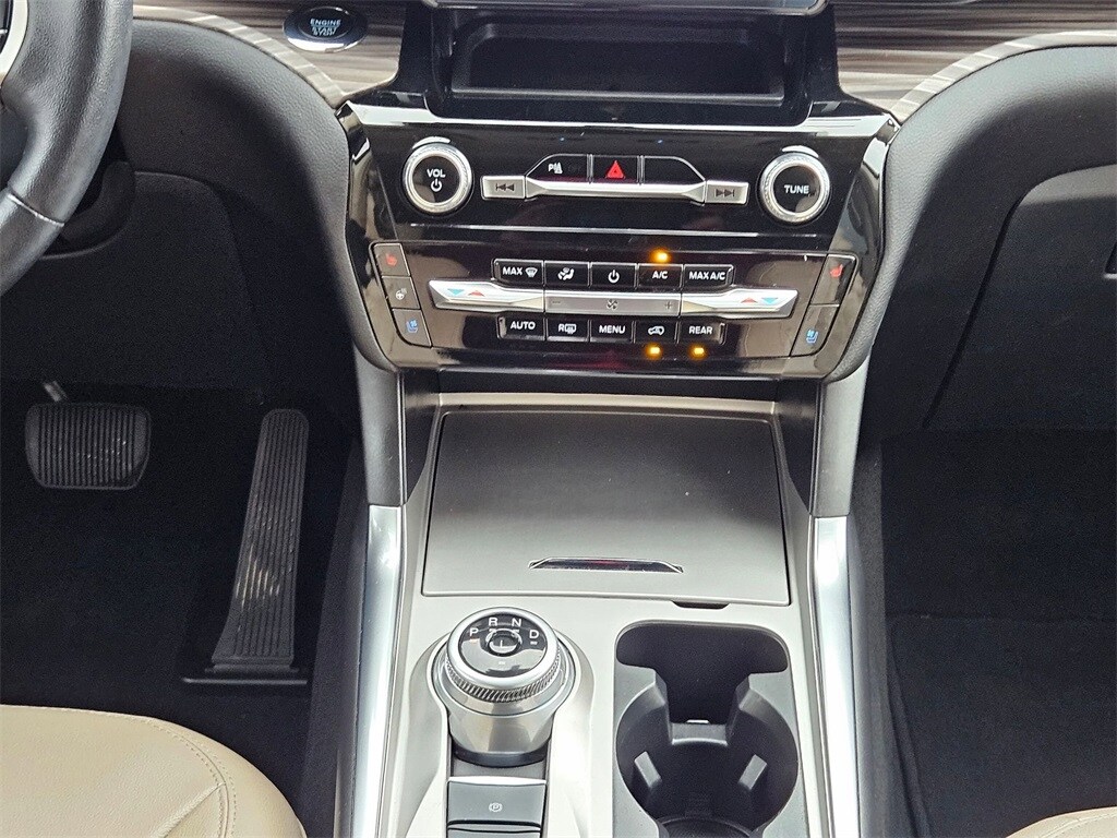 Thumbnail: 2023 Ford Explorer - 22