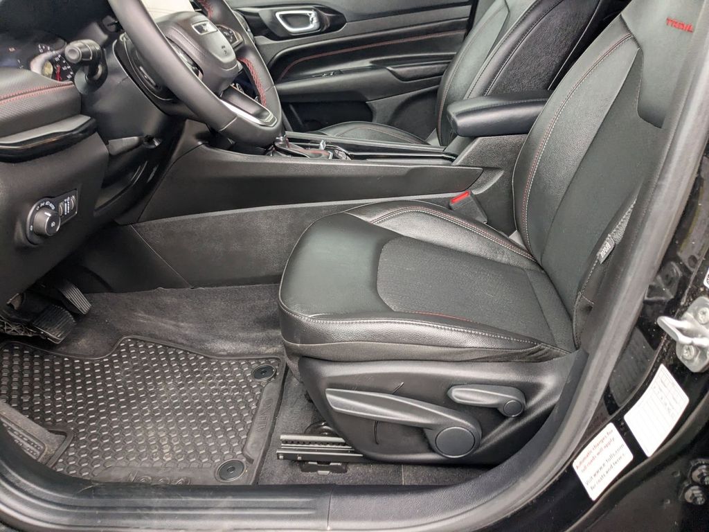 Thumbnail: 2025 Jeep Compass - 11