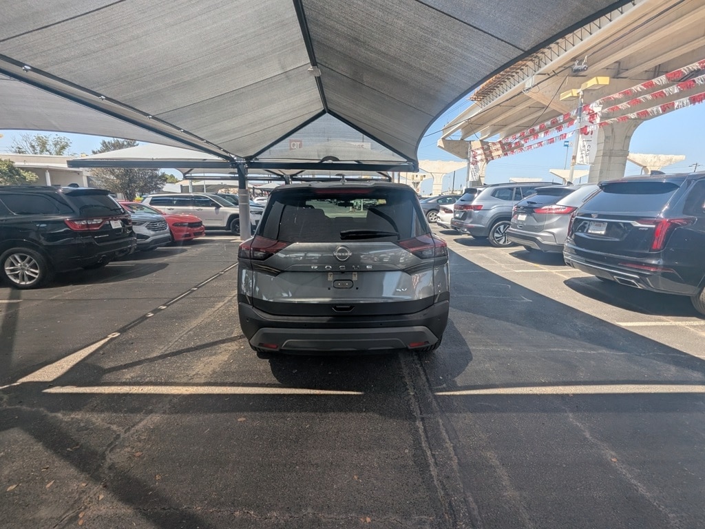 Thumbnail: 2023 Nissan Rogue - 9