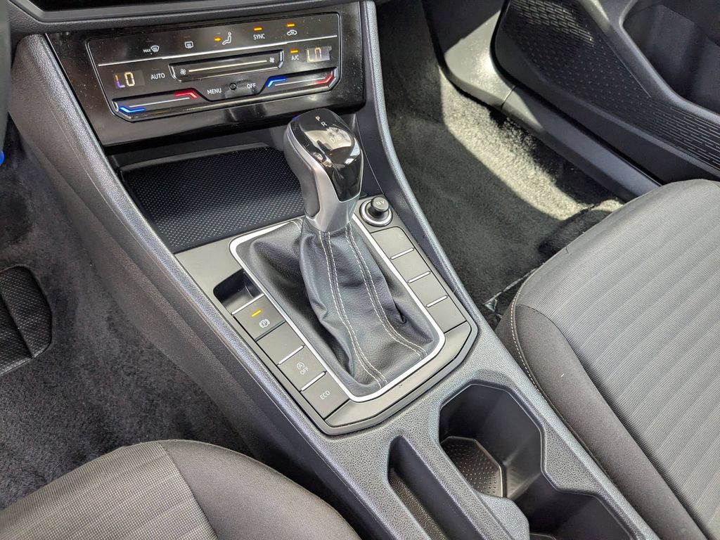 Thumbnail: 2025 Volkswagen Jetta - 21