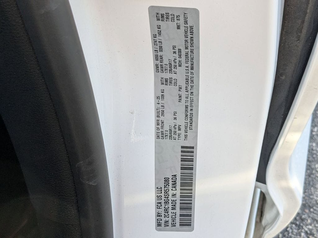 Thumbnail: 2025 Chrysler Pacifica - 31