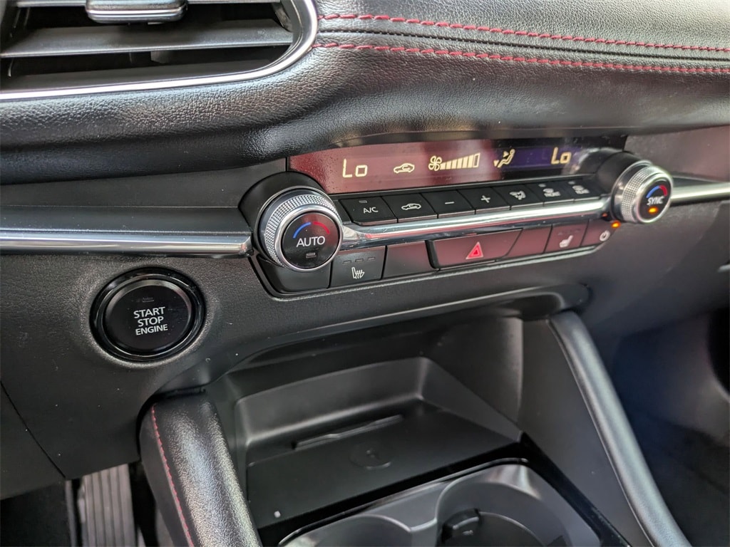 2024 Mazda Mazda3 Carbon Edition 16