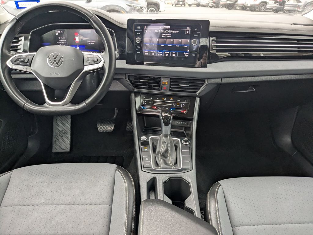 Thumbnail: 2025 Volkswagen Jetta - 24