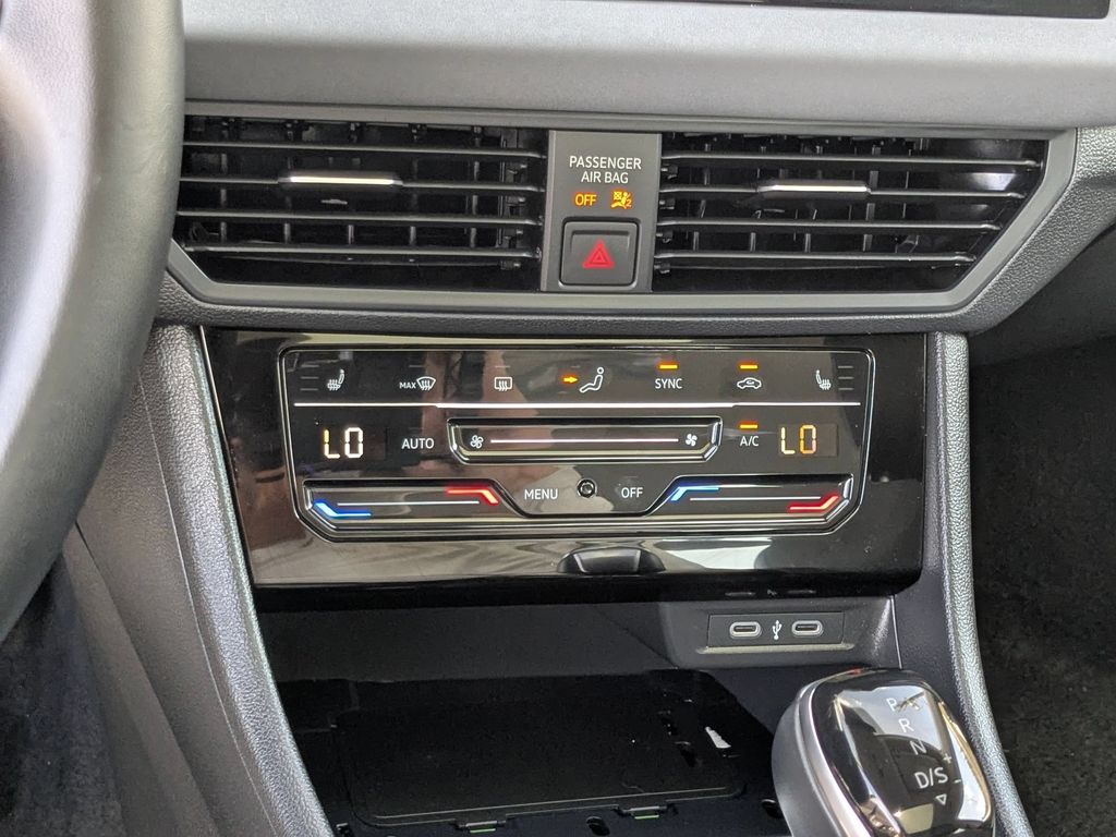 Thumbnail: 2025 Volkswagen Jetta - 19